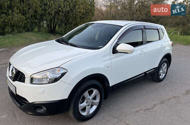 Позашляховик / Кросовер Nissan Qashqai 2011 в 