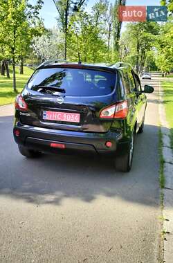 Позашляховик / Кросовер Nissan Qashqai 2012 в 