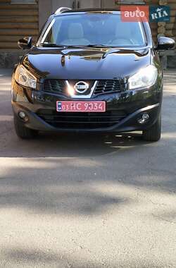 Позашляховик / Кросовер Nissan Qashqai 2012 в 