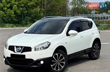 Внедорожник / Кроссовер Nissan Qashqai 2012 в 
