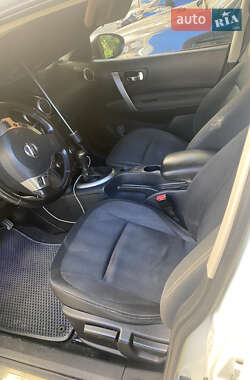 Внедорожник / Кроссовер Nissan Qashqai 2010 в 