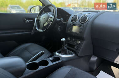 Внедорожник / Кроссовер Nissan Qashqai 2012 в 