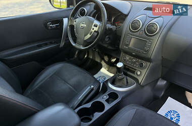 Внедорожник / Кроссовер Nissan Qashqai 2012 в 