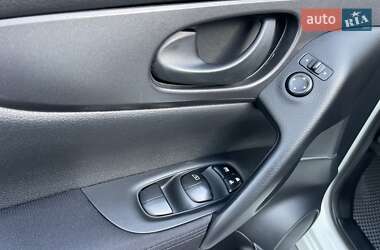 Позашляховик / Кросовер Nissan Qashqai 2015 в 
