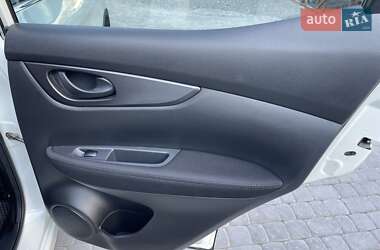 Позашляховик / Кросовер Nissan Qashqai 2015 в 