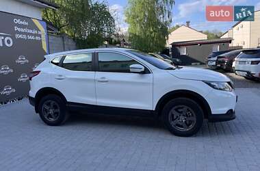 Позашляховик / Кросовер Nissan Qashqai 2015 в 