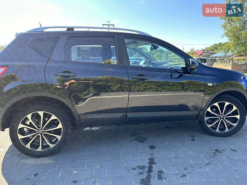 Внедорожник / Кроссовер Nissan Qashqai 2011 в 
