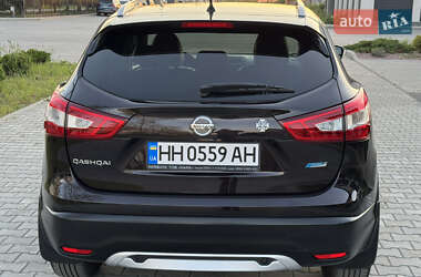 Позашляховик / Кросовер Nissan Qashqai 2015 в 