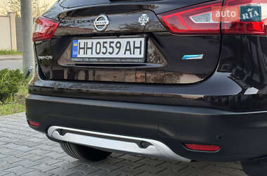 Позашляховик / Кросовер Nissan Qashqai 2015 в 