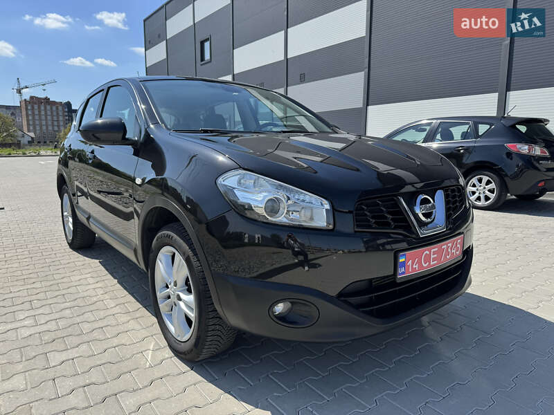 Внедорожник / Кроссовер Nissan Qashqai 2011 в 