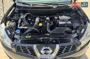 Внедорожник / Кроссовер Nissan Qashqai 2011 в 