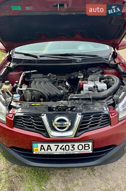 Внедорожник / Кроссовер Nissan Qashqai 2013 в 