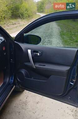 Внедорожник / Кроссовер Nissan Qashqai 2010 в 