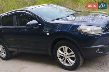 Внедорожник / Кроссовер Nissan Qashqai 2010 в 