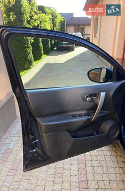 Внедорожник / Кроссовер Nissan Qashqai 2009 в 
