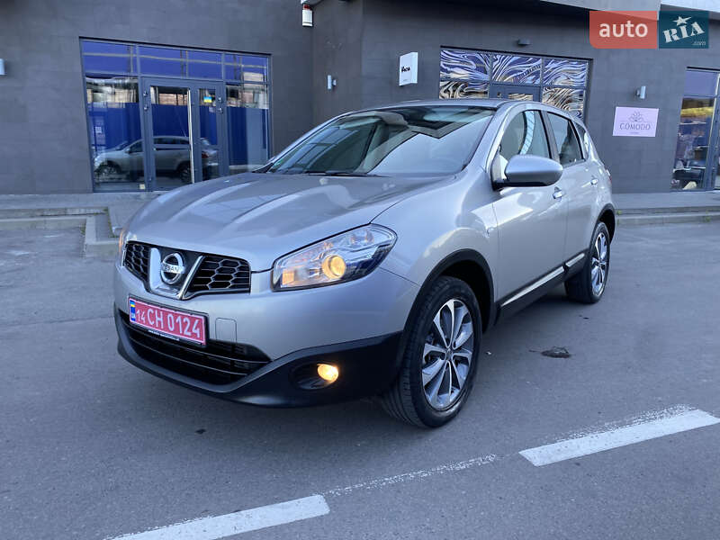 Внедорожник / Кроссовер Nissan Qashqai 2012 в 