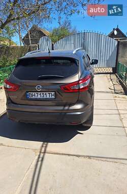 Внедорожник / Кроссовер Nissan Qashqai 2014 в 