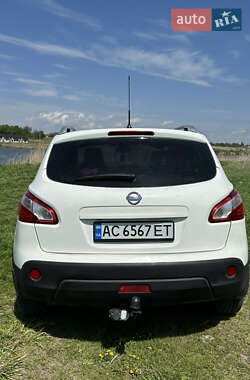 Внедорожник / Кроссовер Nissan Qashqai 2012 в 