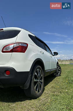 Внедорожник / Кроссовер Nissan Qashqai 2012 в 
