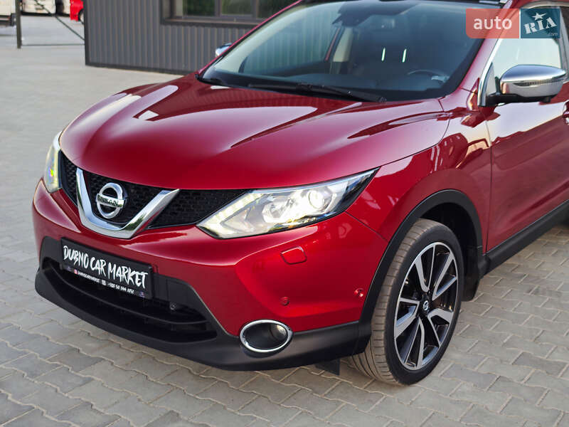Позашляховик / Кросовер Nissan Qashqai 2016 в Дубні