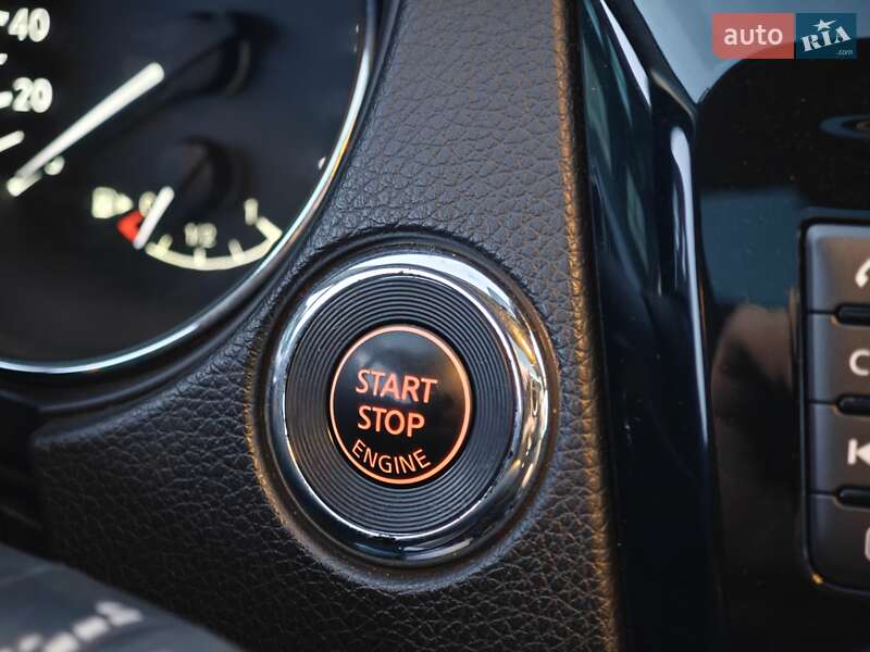 Позашляховик / Кросовер Nissan Qashqai 2016 в Дубні