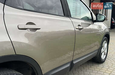 Позашляховик / Кросовер Nissan Qashqai 2010 в 