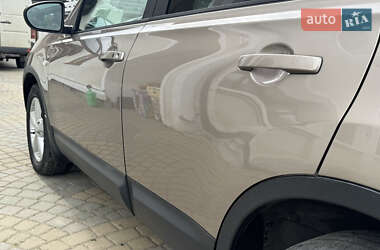 Позашляховик / Кросовер Nissan Qashqai 2010 в 