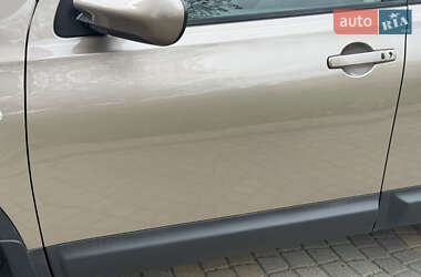 Позашляховик / Кросовер Nissan Qashqai 2010 в 