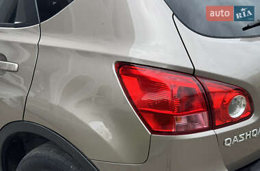 Позашляховик / Кросовер Nissan Qashqai 2010 в 
