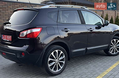 Позашляховик / Кросовер Nissan Qashqai 2010 в 