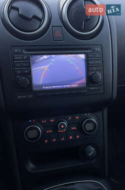 Позашляховик / Кросовер Nissan Qashqai 2010 в 