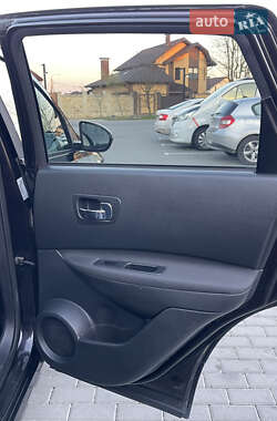 Позашляховик / Кросовер Nissan Qashqai 2010 в 