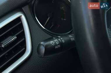 Позашляховик / Кросовер Nissan Qashqai 2015 в 