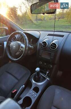 Позашляховик / Кросовер Nissan Qashqai 2011 в 