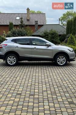 Внедорожник / Кроссовер Nissan Qashqai 2017 в 
