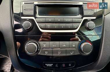 Позашляховик / Кросовер Nissan Qashqai 2014 в 