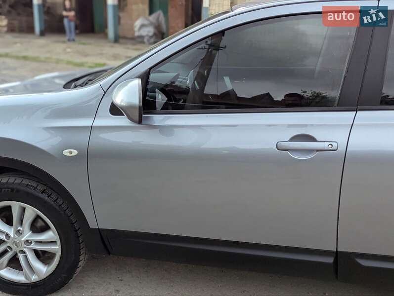 Позашляховик / Кросовер Nissan Qashqai 2010 в Івано-Франківську