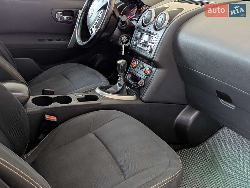 Позашляховик / Кросовер Nissan Qashqai 2010 в Івано-Франківську