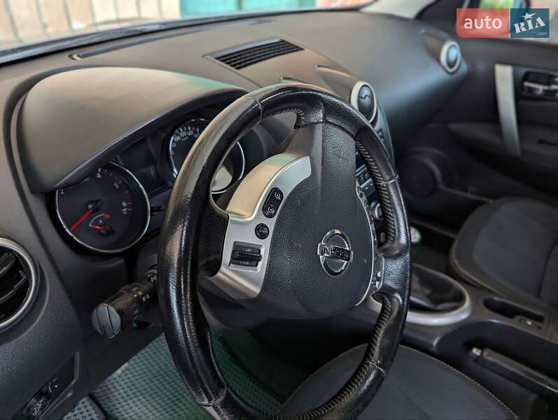 Позашляховик / Кросовер Nissan Qashqai 2010 в Івано-Франківську