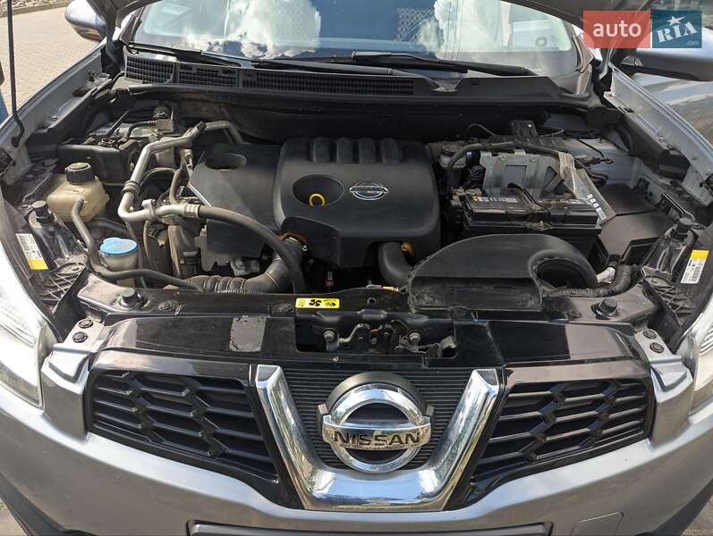 Позашляховик / Кросовер Nissan Qashqai 2010 в Івано-Франківську