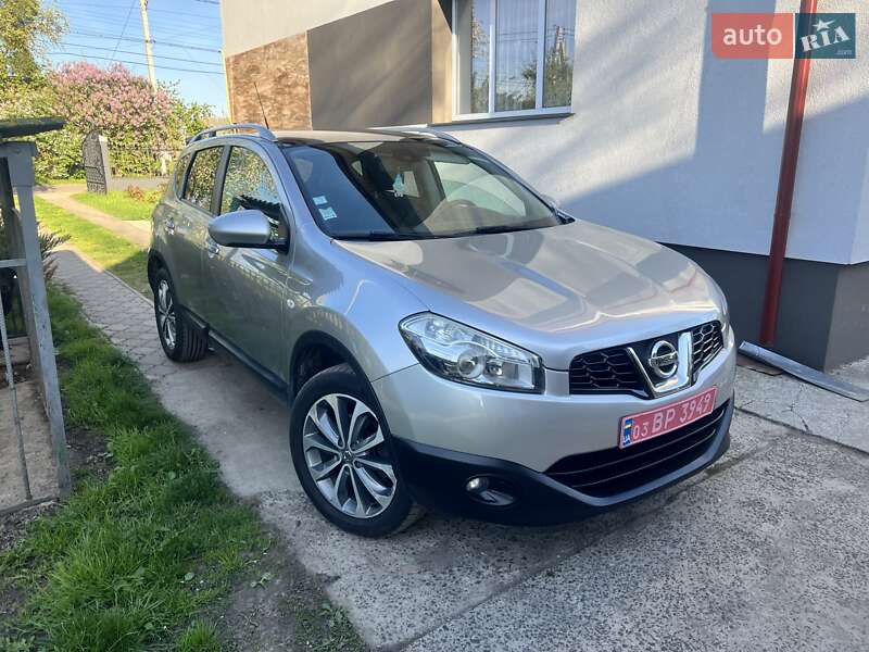 Позашляховик / Кросовер Nissan Qashqai 2010 в 