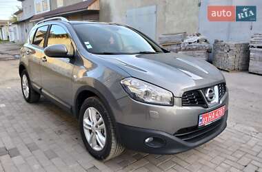 Позашляховик / Кросовер Nissan Qashqai 2011 в 