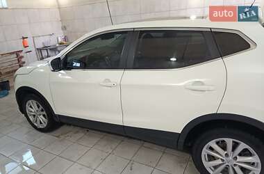 Внедорожник / Кроссовер Nissan Qashqai 2014 в 