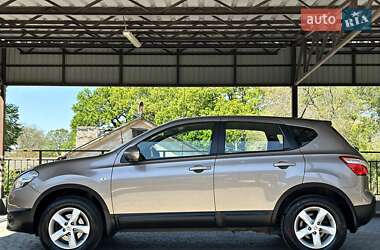 Позашляховик / Кросовер Nissan Qashqai 2011 в 