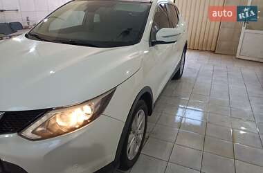 Внедорожник / Кроссовер Nissan Qashqai 2014 в 