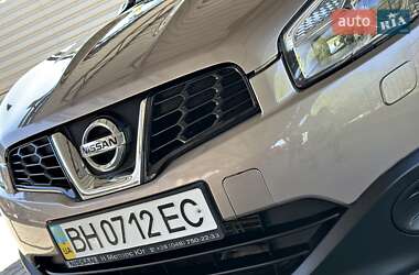 Позашляховик / Кросовер Nissan Qashqai 2011 в 