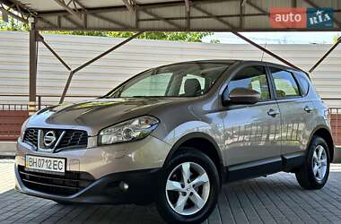 Позашляховик / Кросовер Nissan Qashqai 2011 в 