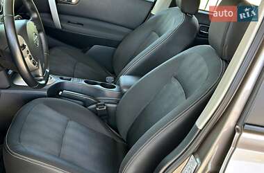 Позашляховик / Кросовер Nissan Qashqai 2011 в 
