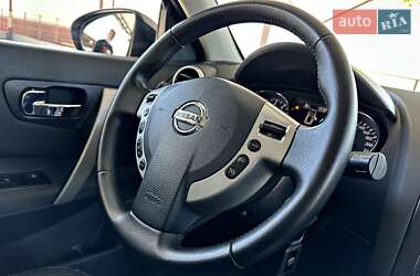 Позашляховик / Кросовер Nissan Qashqai 2011 в 