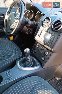 Внедорожник / Кроссовер Nissan Qashqai 2009 в 